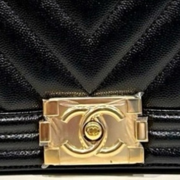 Chanel NWT Boy Bag new medium Caviar leather shoulder / crossbody bag - Picture 13 of 13